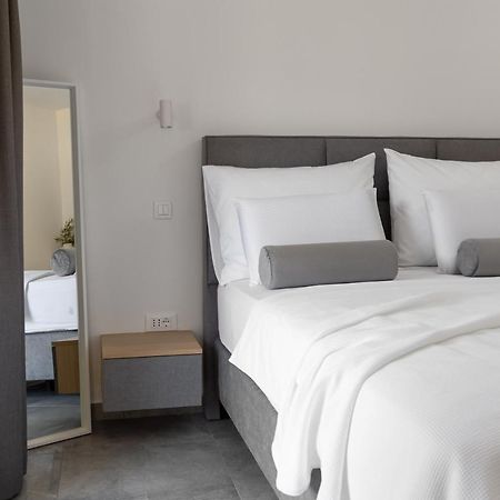 Residence The One - New Комижа Екстер'єр фото
